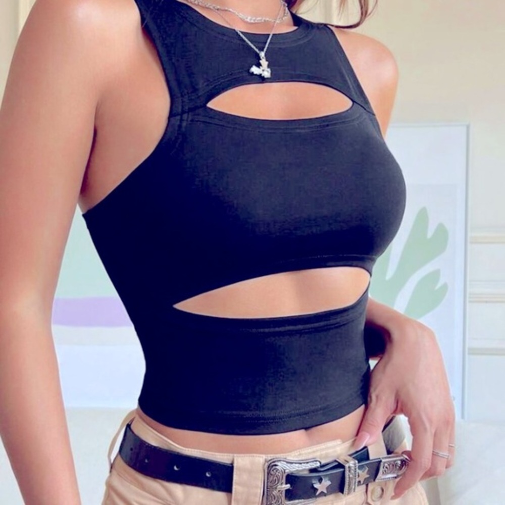 🍒 5/$25 🍒 Black Cropped Tank Top with Front Slits